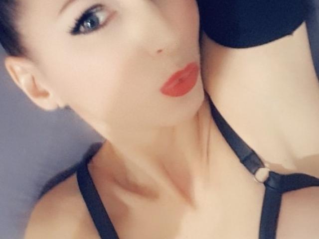 Avec Webcam Xxx Chat Girl - Elixir : cette Femmes avec le sexe complÃ¨tement Ã©pilÃ© et ...